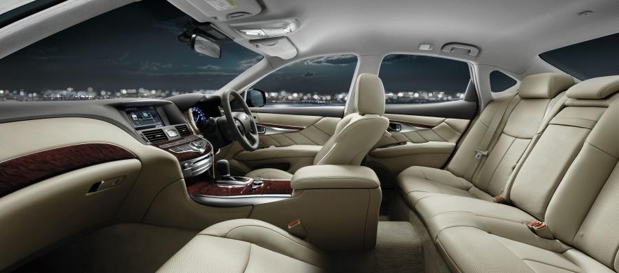  Nissan Fuga Hybrid 2015 года  (фото 7 из 9)